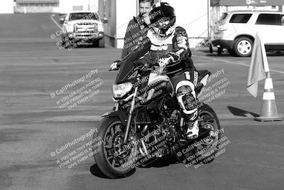 media/Nov-05-2022-SoCal Trackdays (Sat) [[f8d9b725ab]]/Around the Pits/